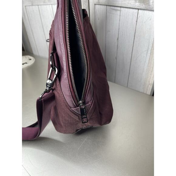 Lululemon Yin Time Purple Large XL Gym Travel Overnight Bag Multi Pocket - Picture 4 of 10